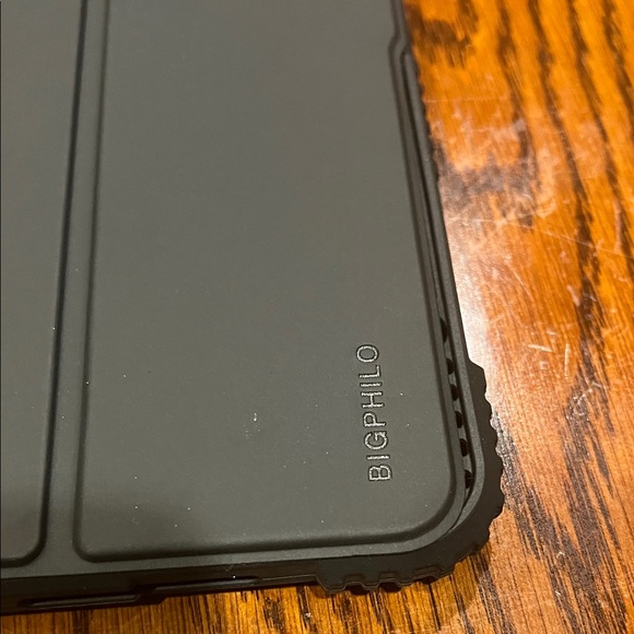 Ipad pro 12.9-inch (3rd Generation) model number  A2014Black Tablet Case - Picture 2 of 9